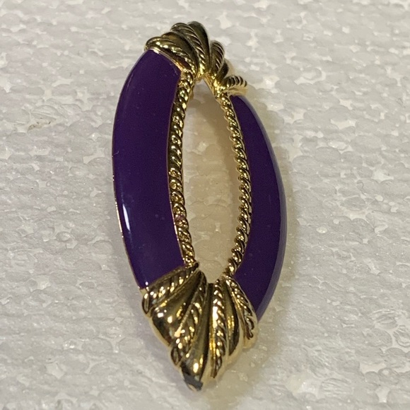 Purple Enamel with Gold Tone Accents Decorative Brooch/Pin ~Very Beautiful~ - Picture 3 of 13